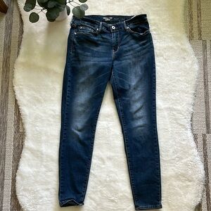 Levi’s Denizen modern skinny jeans